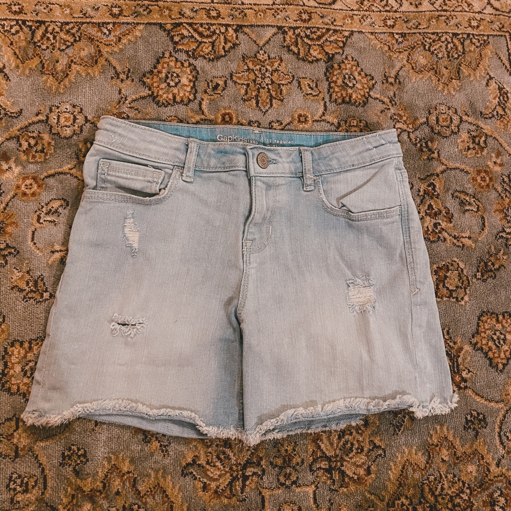 GAP Light wash Ripped Midi Shorts